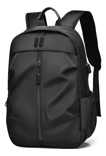 Mochila Impermeable Reforzada Notebook Viaje USB Celular
